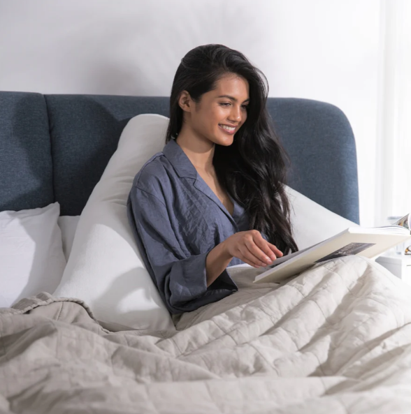 V-Shaped Pillow - Firm Orthopedic Support